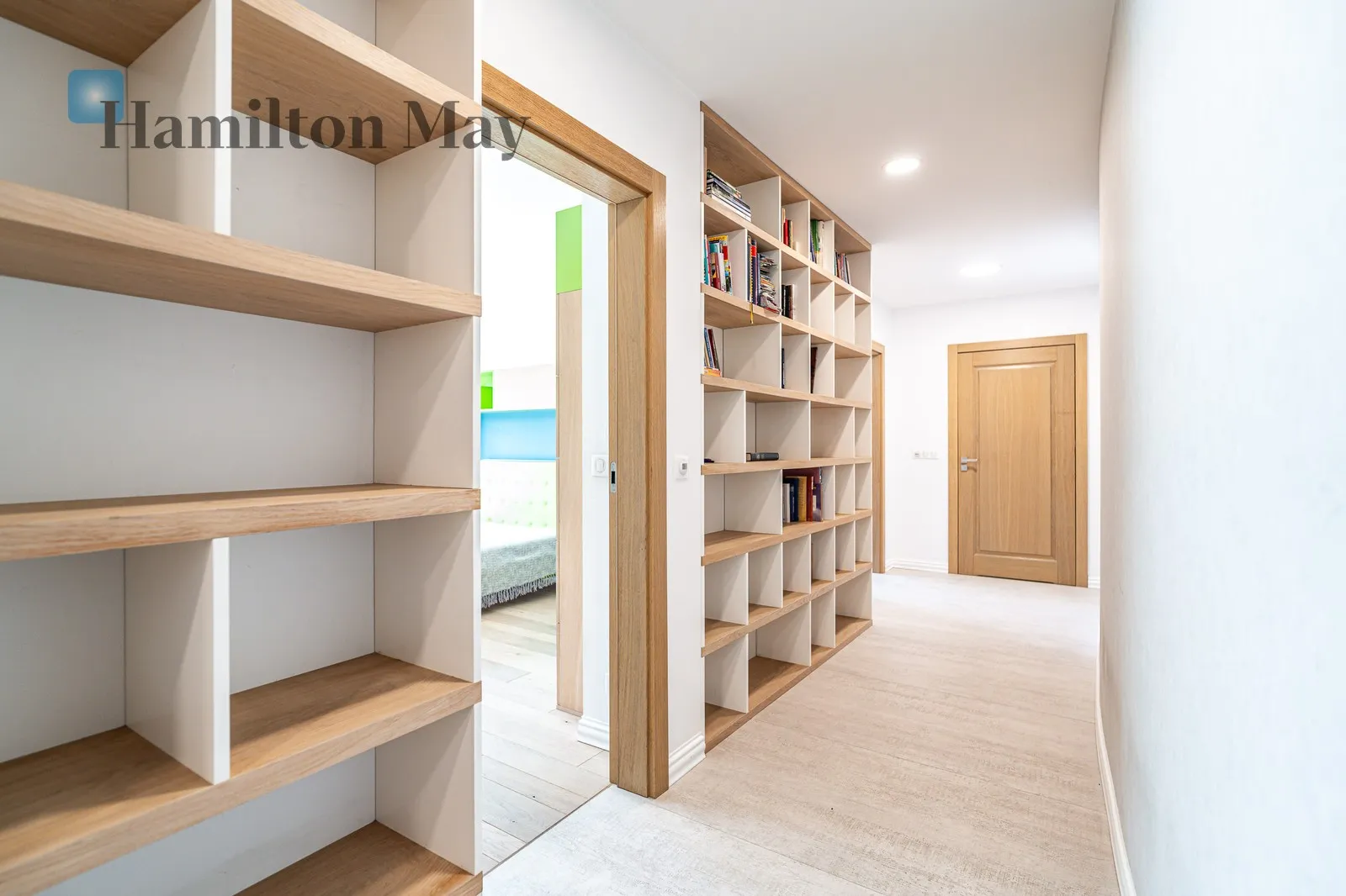 An elegant, atmospheric residence located on a beautiful plot with a panoramic view in Mogilany - slider