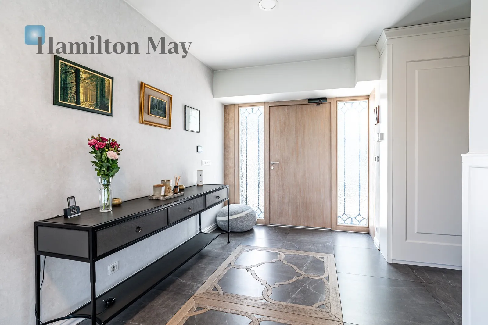 Bathrooms: 4 - slider