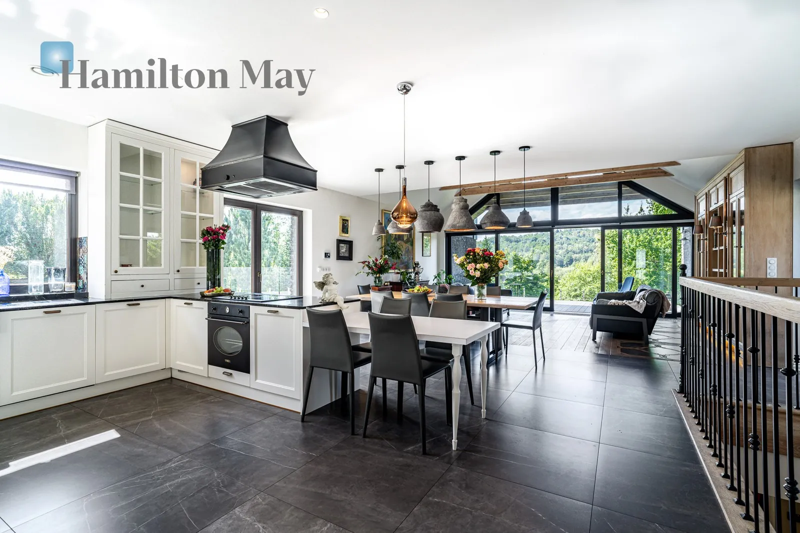 Region: Mogilany Price: 5300000 PLN Bedrooms: 4 Bathrooms: 4 - slider