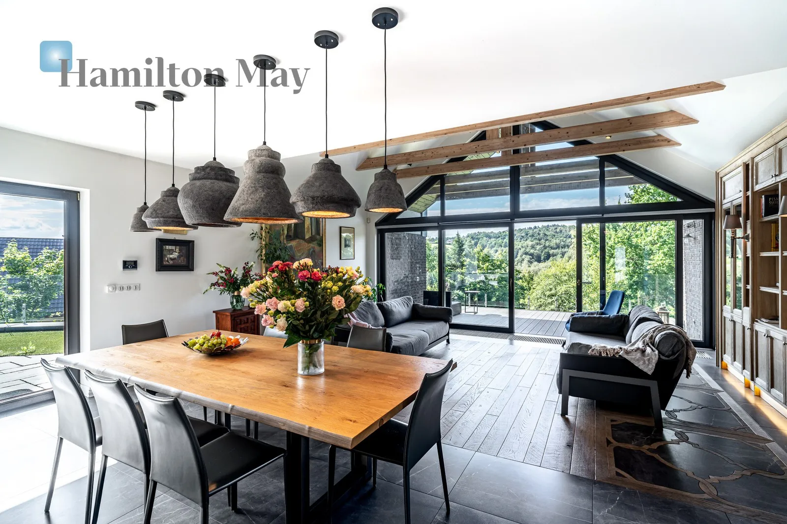 Street: Mogilany Region: Mogilany Price: 5300000 PLN Bedrooms: 4 Bathrooms: 4 - slider