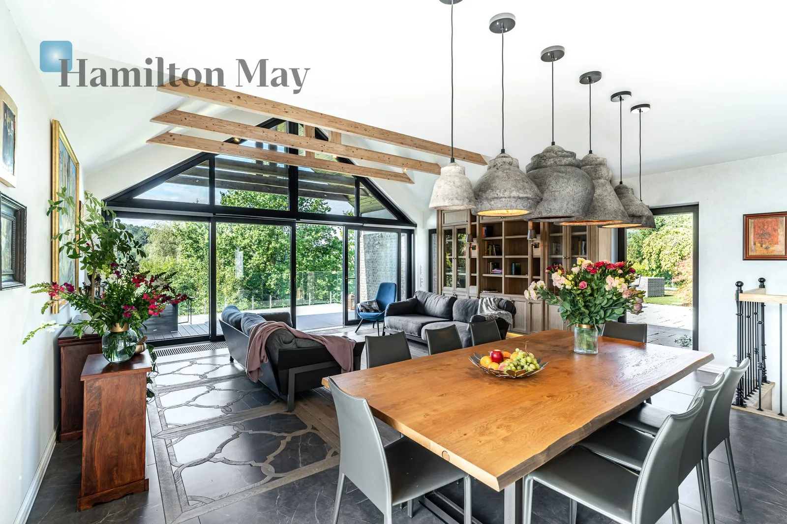 Region: Mogilany Price: 5300000 PLN Bedrooms: 4 Bathrooms: 4 Plot size: 7400m2 - slider