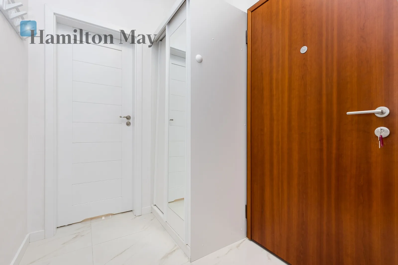 Subregion: Powązki Distance to centre: 3.7 km Level: 1 Price: 4000 PLN Bedrooms: 1 Bathrooms: 1 Size: 36m2 - slider