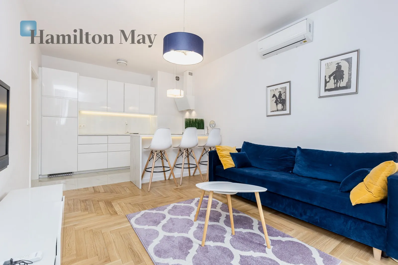 Street: Burakowska Region: Wola Subregion: Powązki Distance to centre: 3.7 km Level: 1 Price: 4000 PLN Bedrooms: 1 Bathrooms: 1 Size: 36m2 Price/m2: 111 PLN - slider