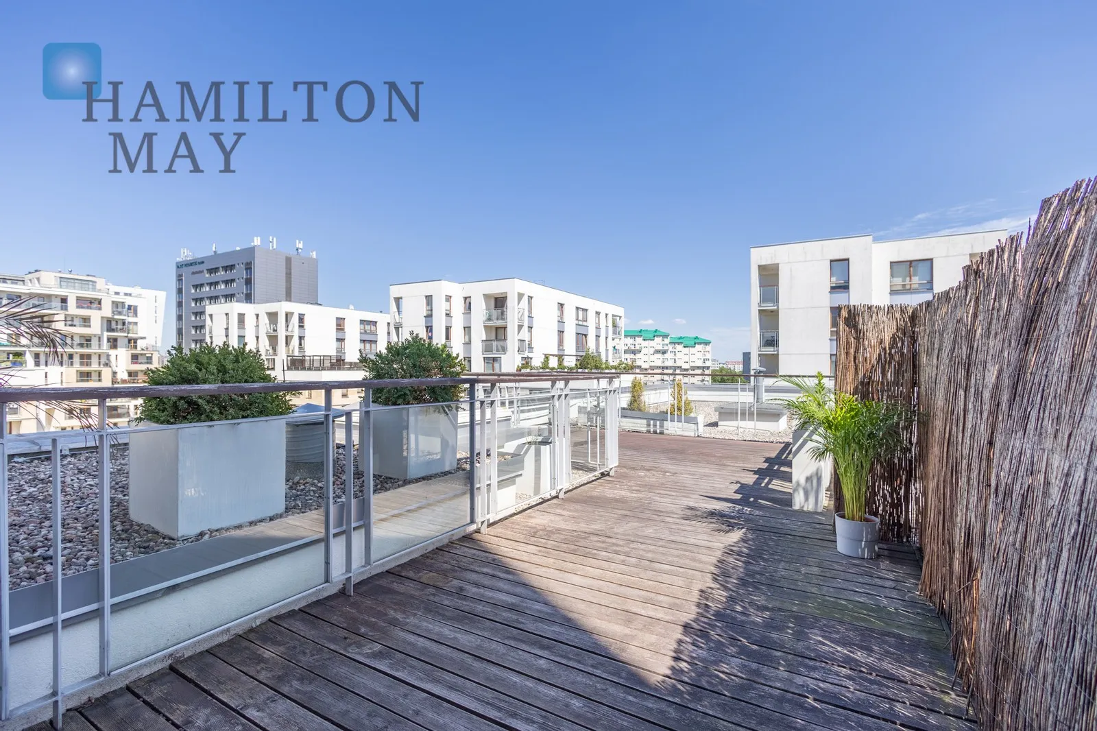 Distance to centre: 6.28 km Level: 6 Price: 5900 PLN Bedrooms: 1 Bathrooms: 1 Size: 75m2 Price/m2: 79 PLN - slider