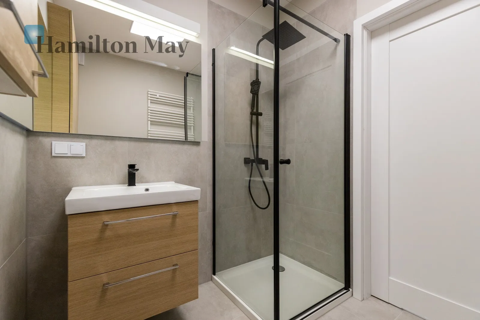 Region: Podgórze Subregion: Płaszów Distance to centre: 4.65 km Level: 5 Price: 2650 PLN Bedrooms: 0 Bathrooms: 1 Size: 33m2 - slider