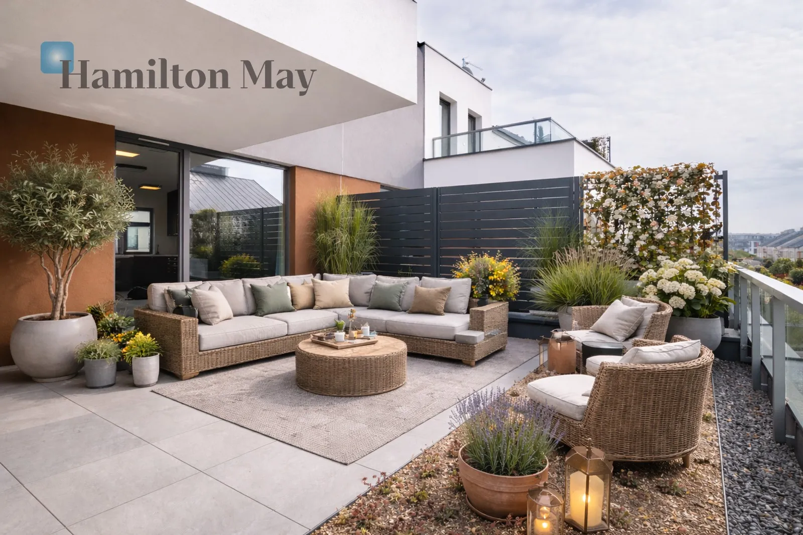 A modern, three-level terraced apartment featuring three spacious terraces, a private garden and a garage – Panorama Kliny - slider