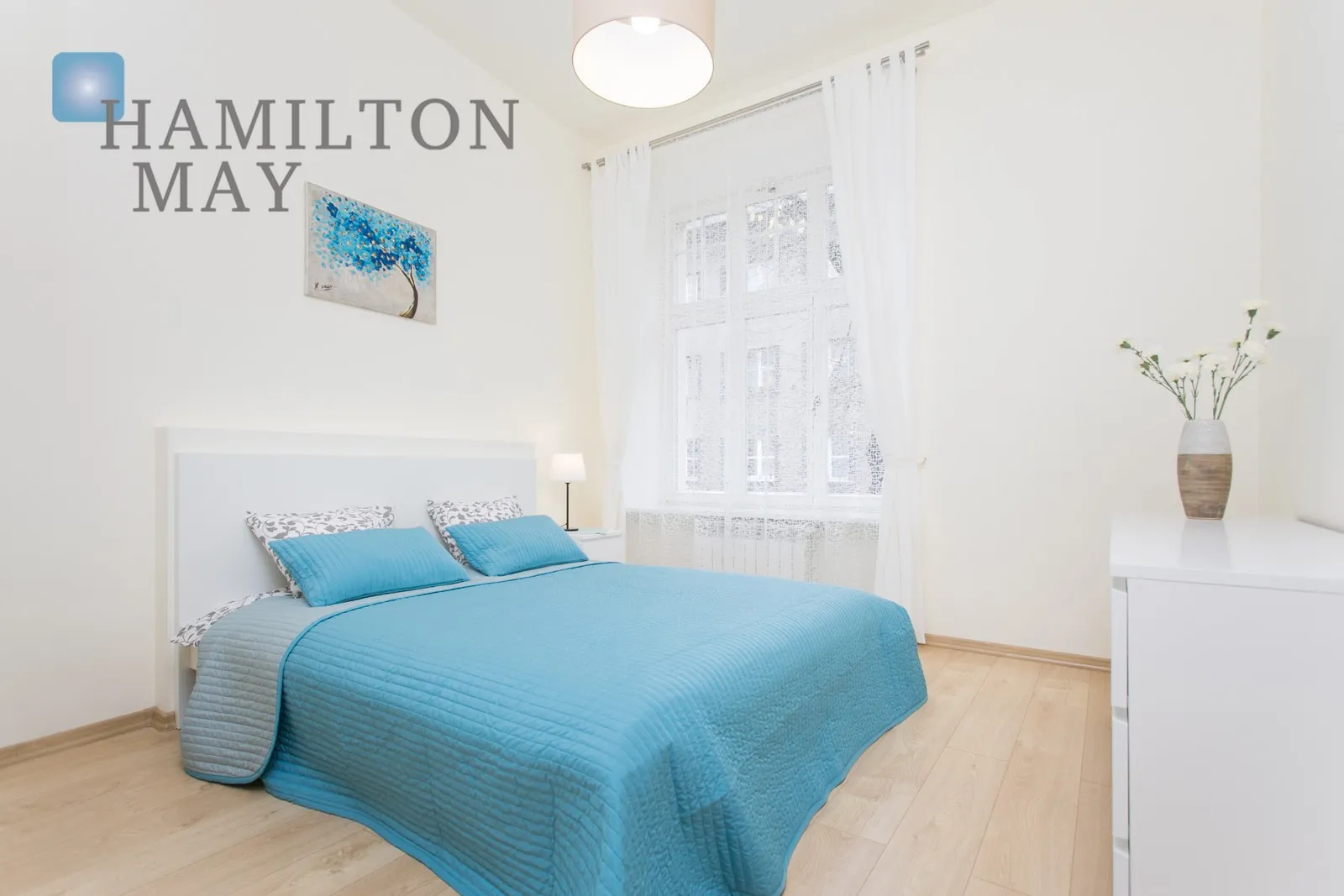 Street: Wygoda Region: Stare Miasto Level: 2 Price: 3200 PLN Bedrooms: 1 Bathrooms: 1 - slider