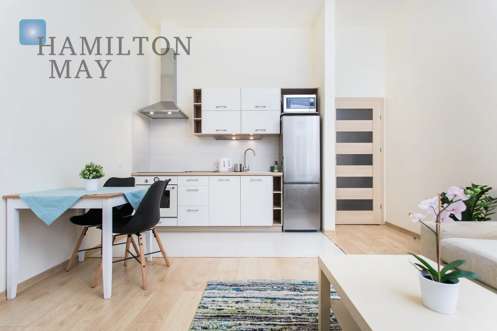 City: Kraków Street: Wygoda Region: Stare Miasto Level: 2 Price: 3200 PLN Bedrooms: 1 Bathrooms: 1 - slider