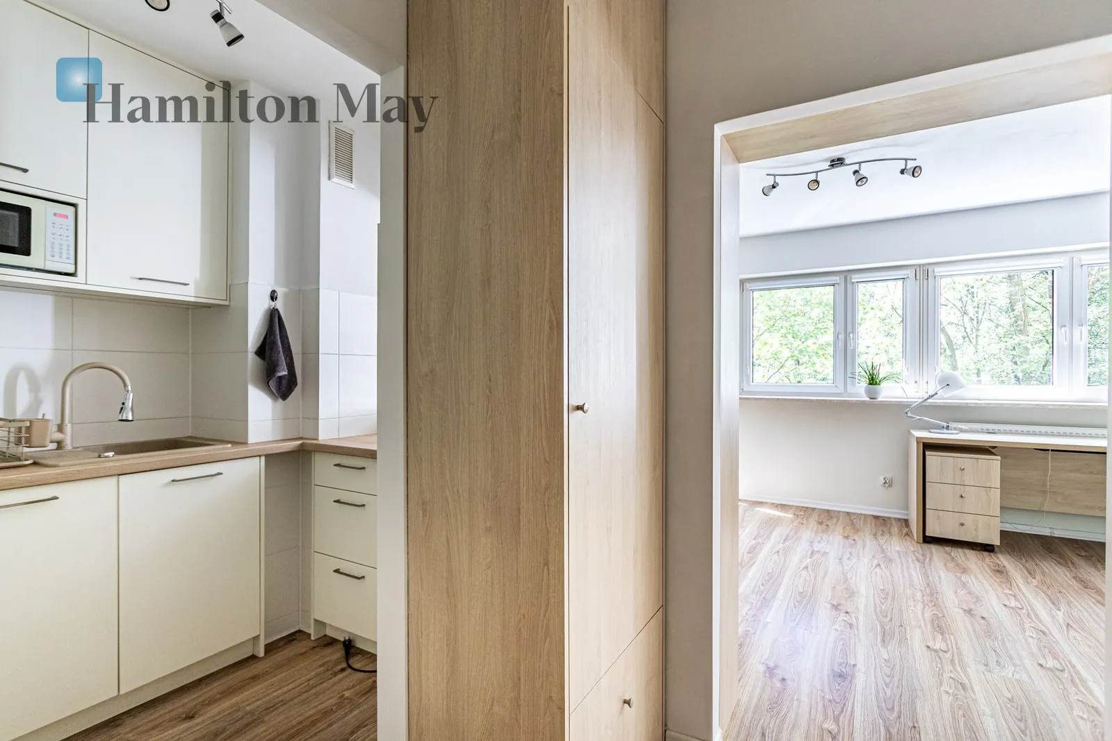 Studio Apartment with a Balcony in the Green Part of Mokotów - slider