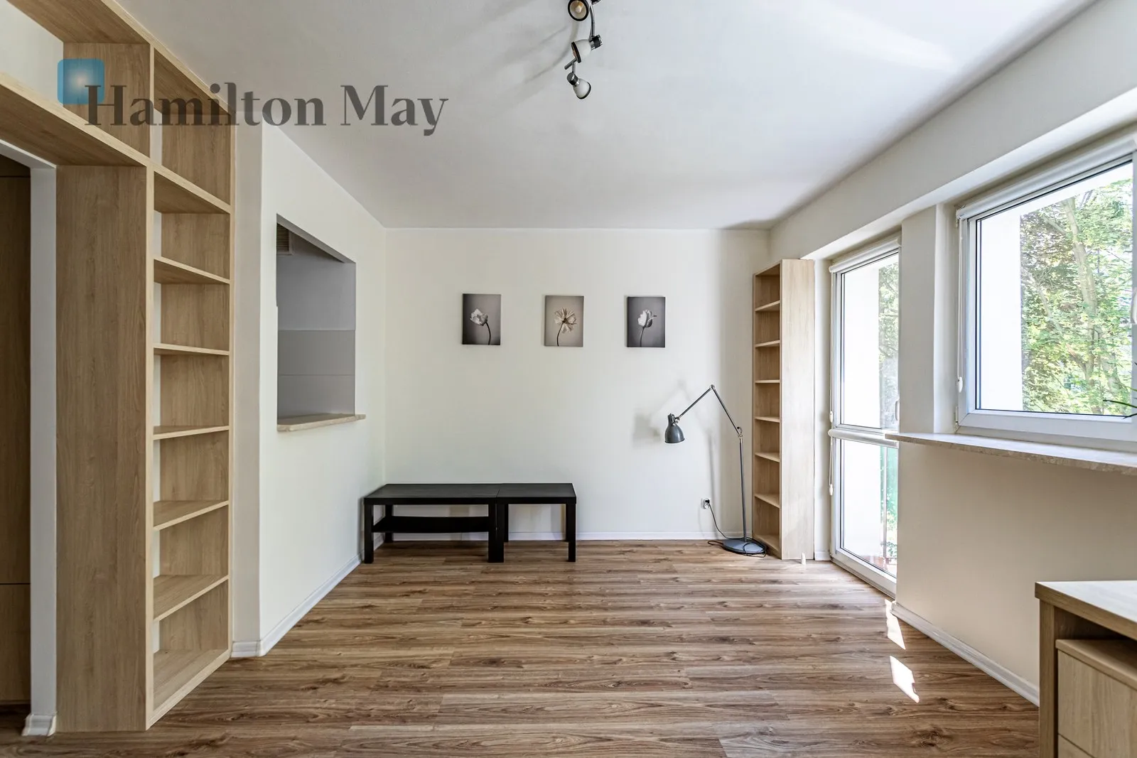 Studio Apartment with a Balcony in the Green Part of Mokotów - slider
