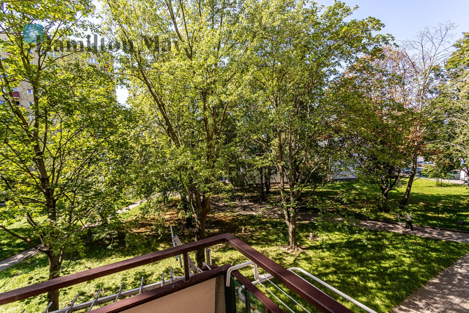 Studio Apartment with a Balcony in the Green Part of Mokotów - slider