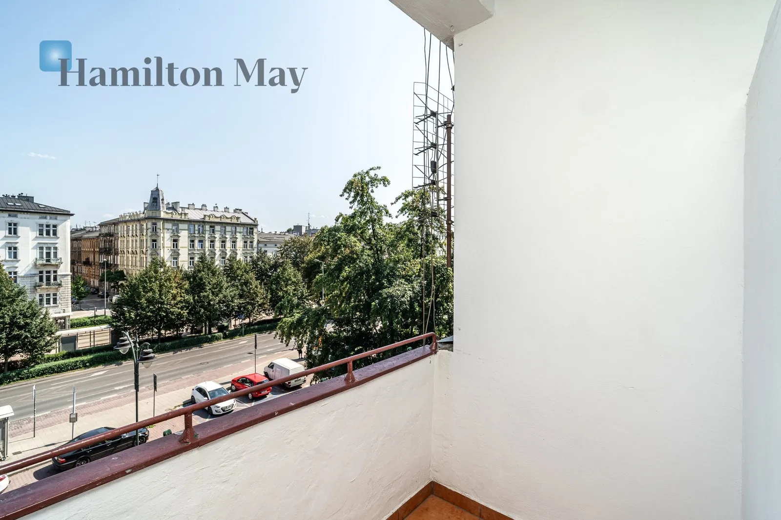 Distance to centre: 0.74 km Level: 3 Price: 990000 PLN Bedrooms: 1 Bathrooms: 1 Size: 50.86m2 Price/m2: 19465 PLN - slider