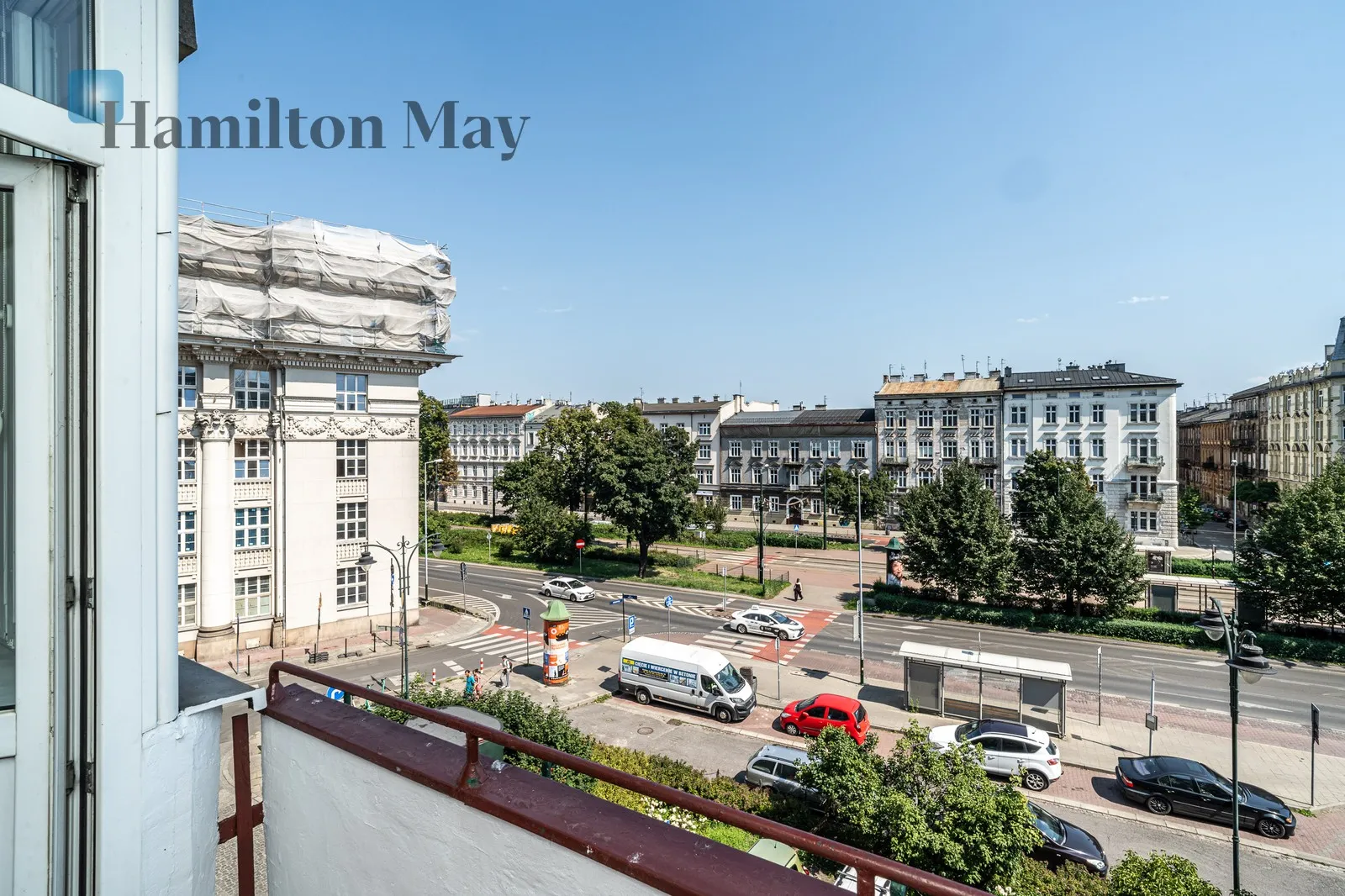 Street: Józefa Dietla Region: Stare Miasto Distance to centre: 0.74 km Level: 3 Price: 990000 PLN Bedrooms: 1 Bathrooms: 1 Size: 50.86m2 - slider