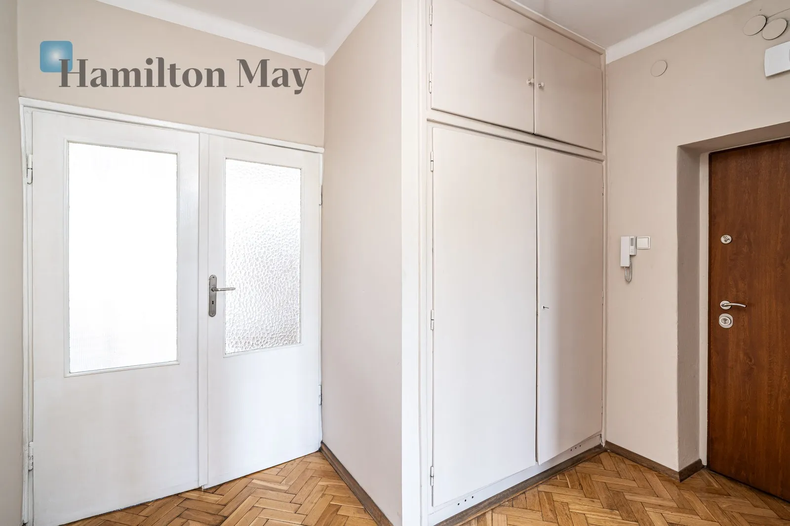 Distance to centre: 0.74 km Level: 3 Price: 990000 PLN Bedrooms: 1 Bathrooms: 1 Size: 50.86m2 - slider