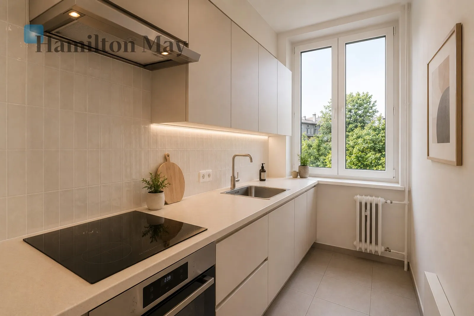 City: Kraków Street: Józefa Dietla Region: Stare Miasto Distance to centre: 0.74 km Level: 3 Price: 990000 PLN Bedrooms: 1 Bathrooms: 1 - slider