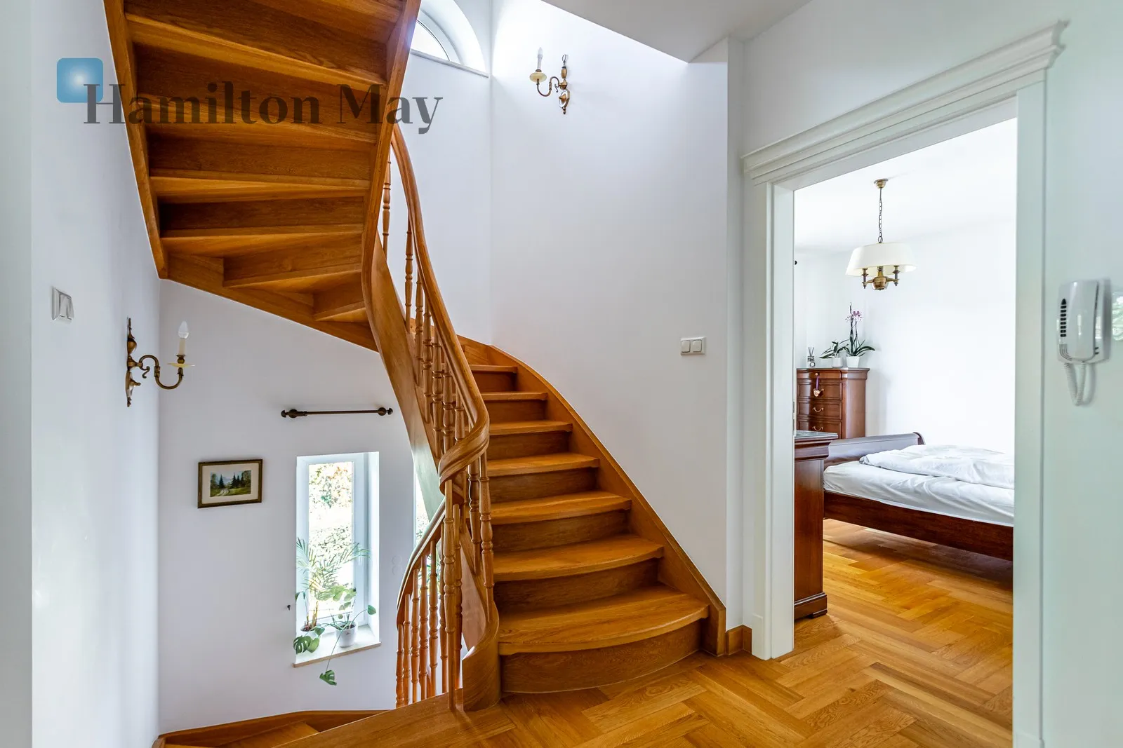 Bliźniak o powierzchni 226 m2 w zacisznej lokalizacji na Zawadach - slider