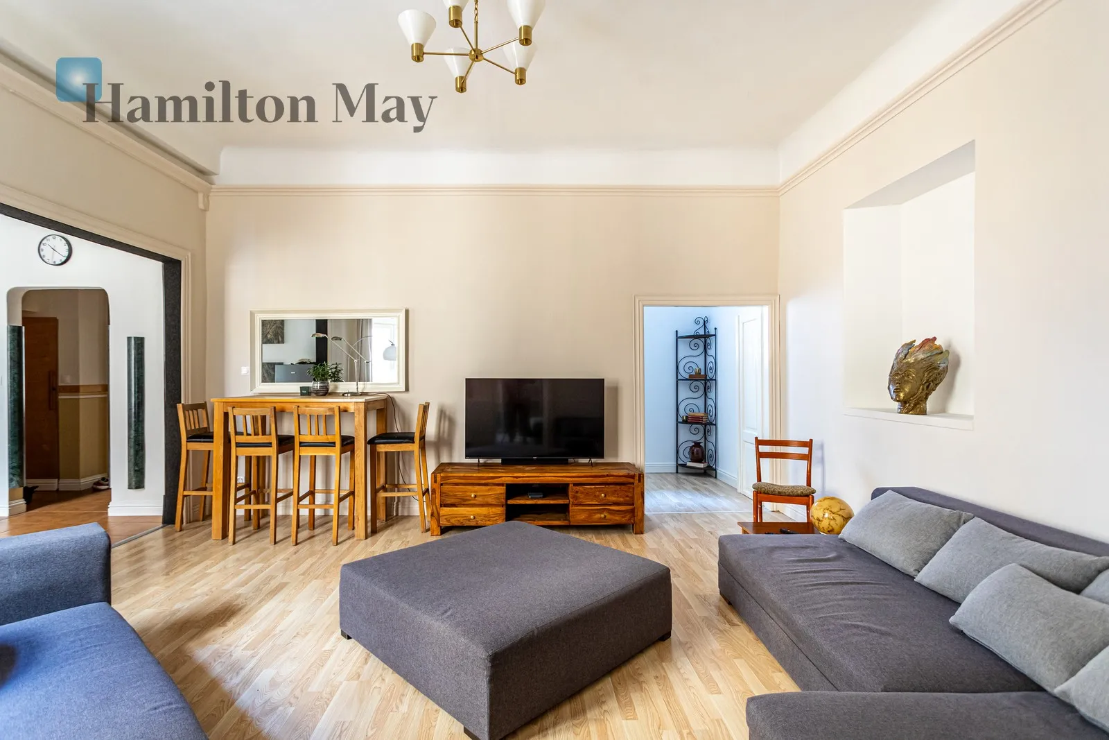 Region: Śródmieście Subregion: Śródmieście Północne Distance to centre: 0.82 km Level: 1 Price: 6700 PLN Bedrooms: 2 Bathrooms: 1 Size: 68m2 Price/m2: 99 PLN - slider
