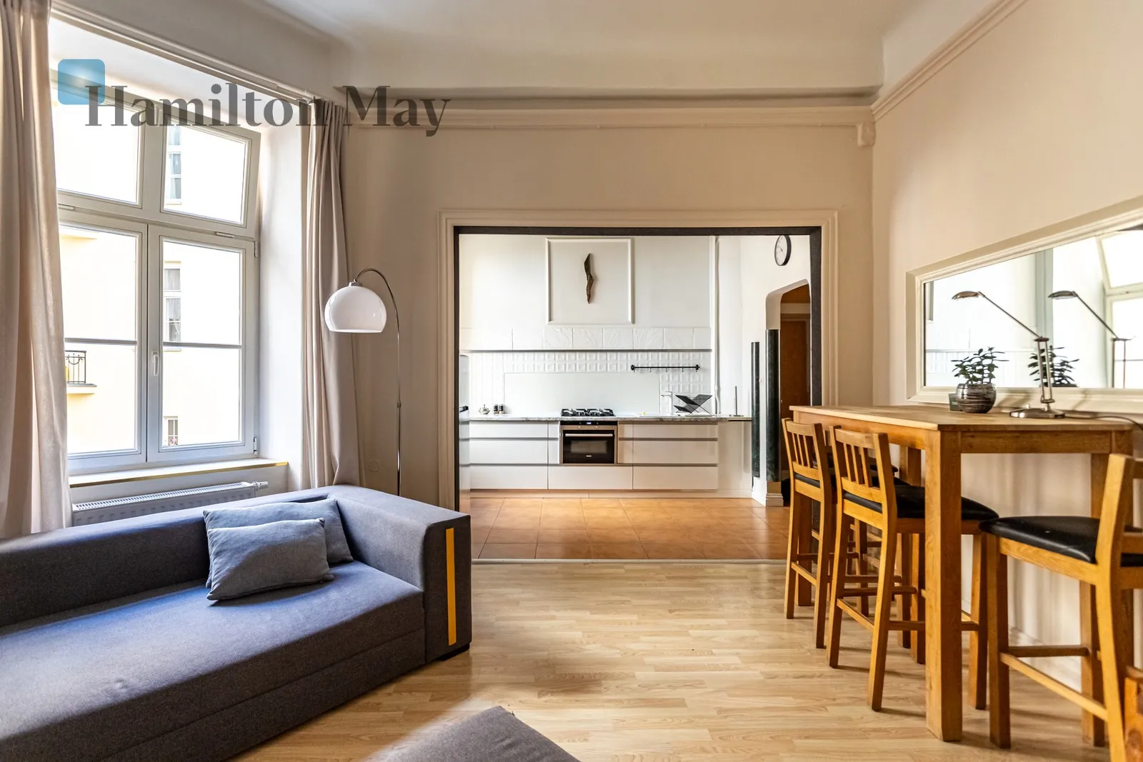 Region: Śródmieście Subregion: Śródmieście Północne Distance to centre: 0.82 km Level: 1 Price: 6700 PLN Bedrooms: 2 Bathrooms: 1 Size: 68m2 - slider