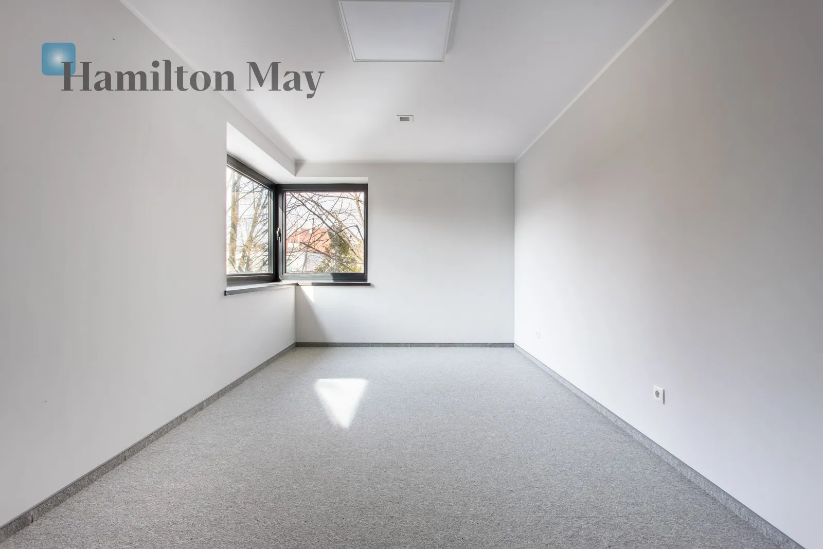 Region: Krzyki Distance to centre: 4.11 km Price: 3495000 PLN Bedrooms: 4 - slider