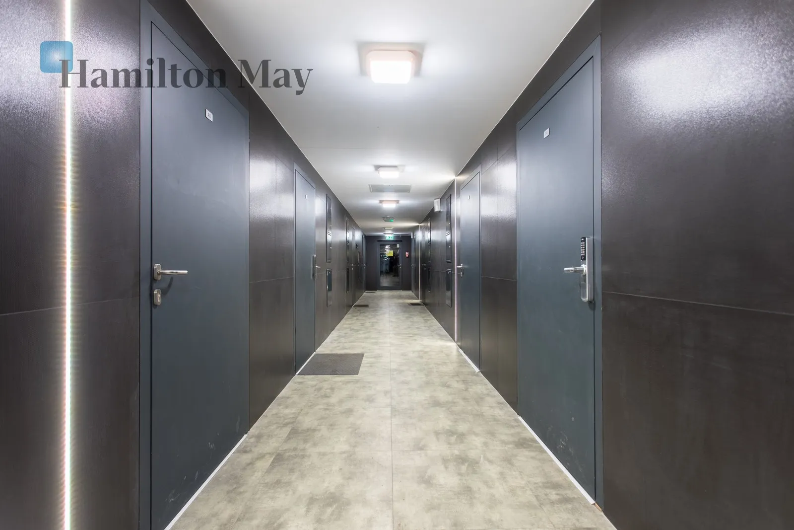 Subregion: Widawa Distance to centre: 8.12 km Price: 231000 PLN Bedrooms: 1 Bathrooms: 1 Size: 33m2 Price/m2: 7000 PLN - slider