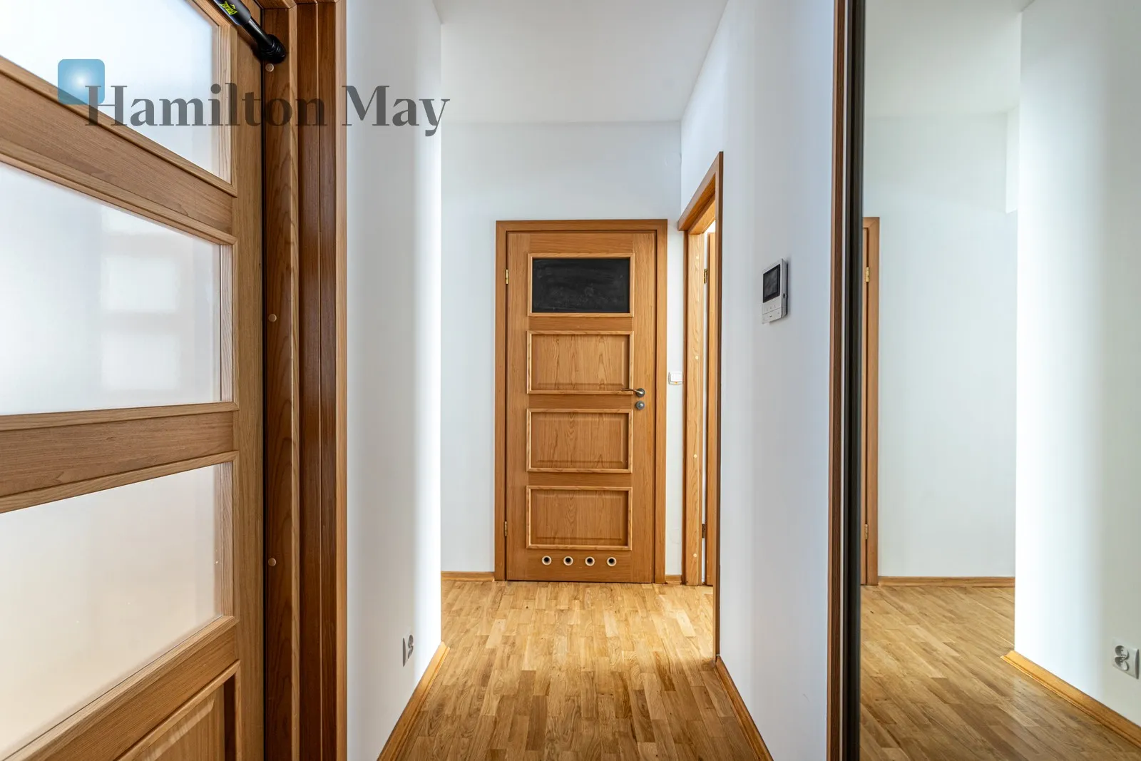 Funkcjonalne mieszkanie 2-pokojowe z balkonem i garażem na Mokotowie - slider