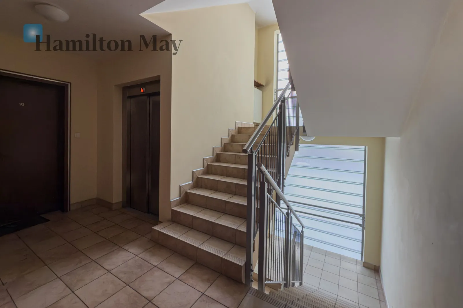 Funkcjonalne mieszkanie 2-pokojowe z balkonem i garażem na Mokotowie - slider