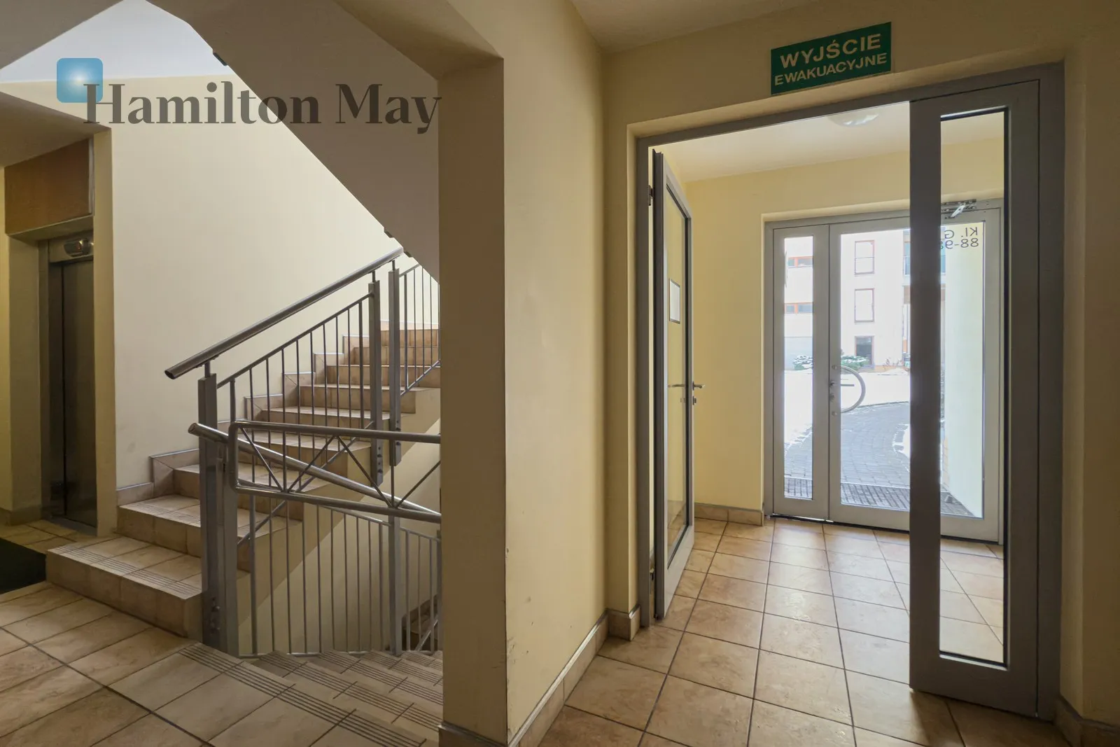 Funkcjonalne mieszkanie 2-pokojowe z balkonem i garażem na Mokotowie - slider