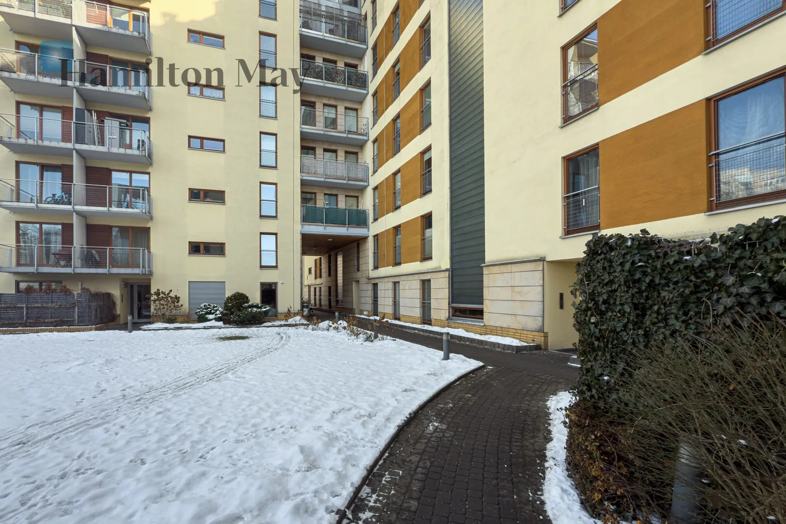 Funkcjonalne mieszkanie 2-pokojowe z balkonem i garażem na Mokotowie - slider