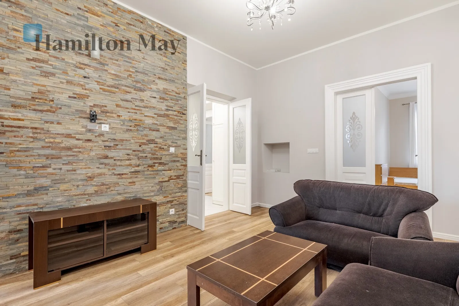 Street: Podzamcze Region: Stare Miasto Level: 2 Price: 6500 PLN Bedrooms: 3 Bathrooms: 2 Size: 120m2 Price/m2: 54 PLN - slider