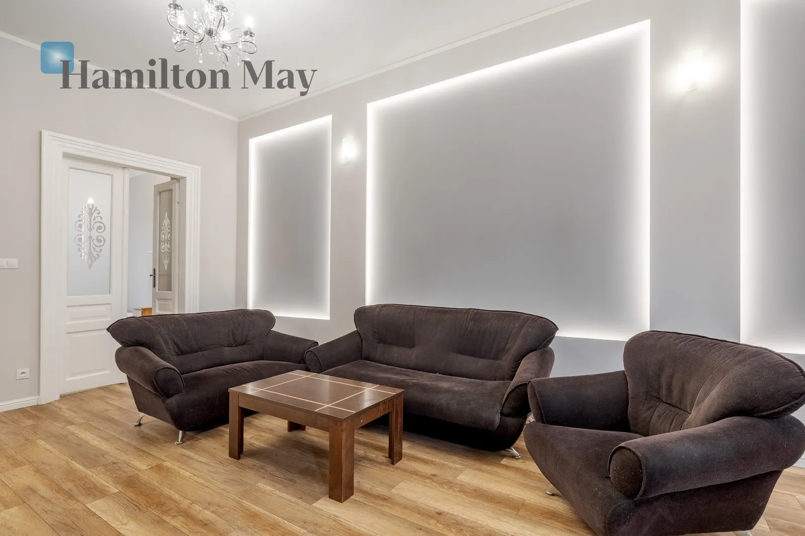 City: Kraków Street: Podzamcze Region: Stare Miasto Level: 2 Price: 6500 PLN Bedrooms: 3 Bathrooms: 2 - slider