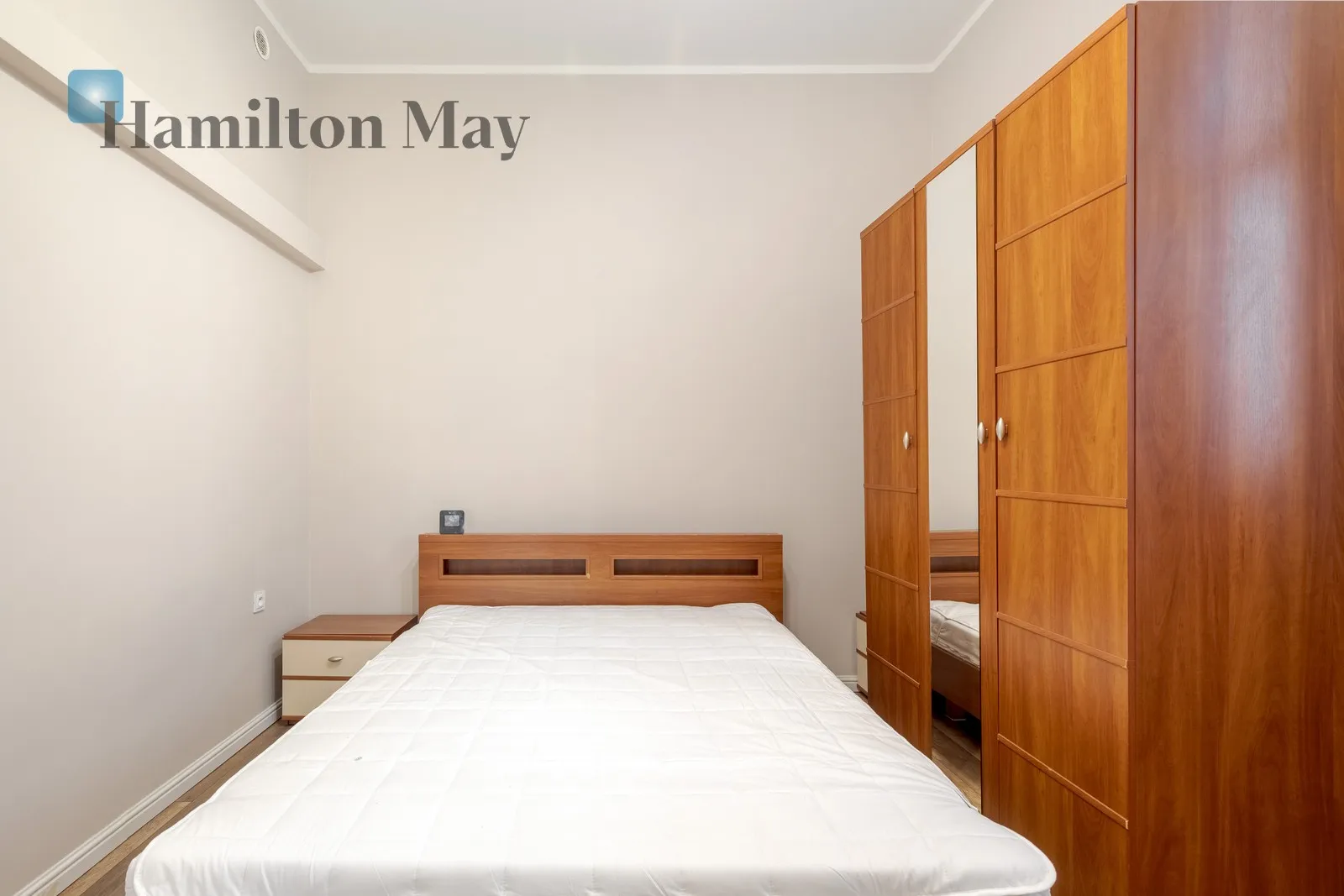 Region: Stare Miasto Level: 2 Price: 6500 PLN Bedrooms: 3 Bathrooms: 2 - slider