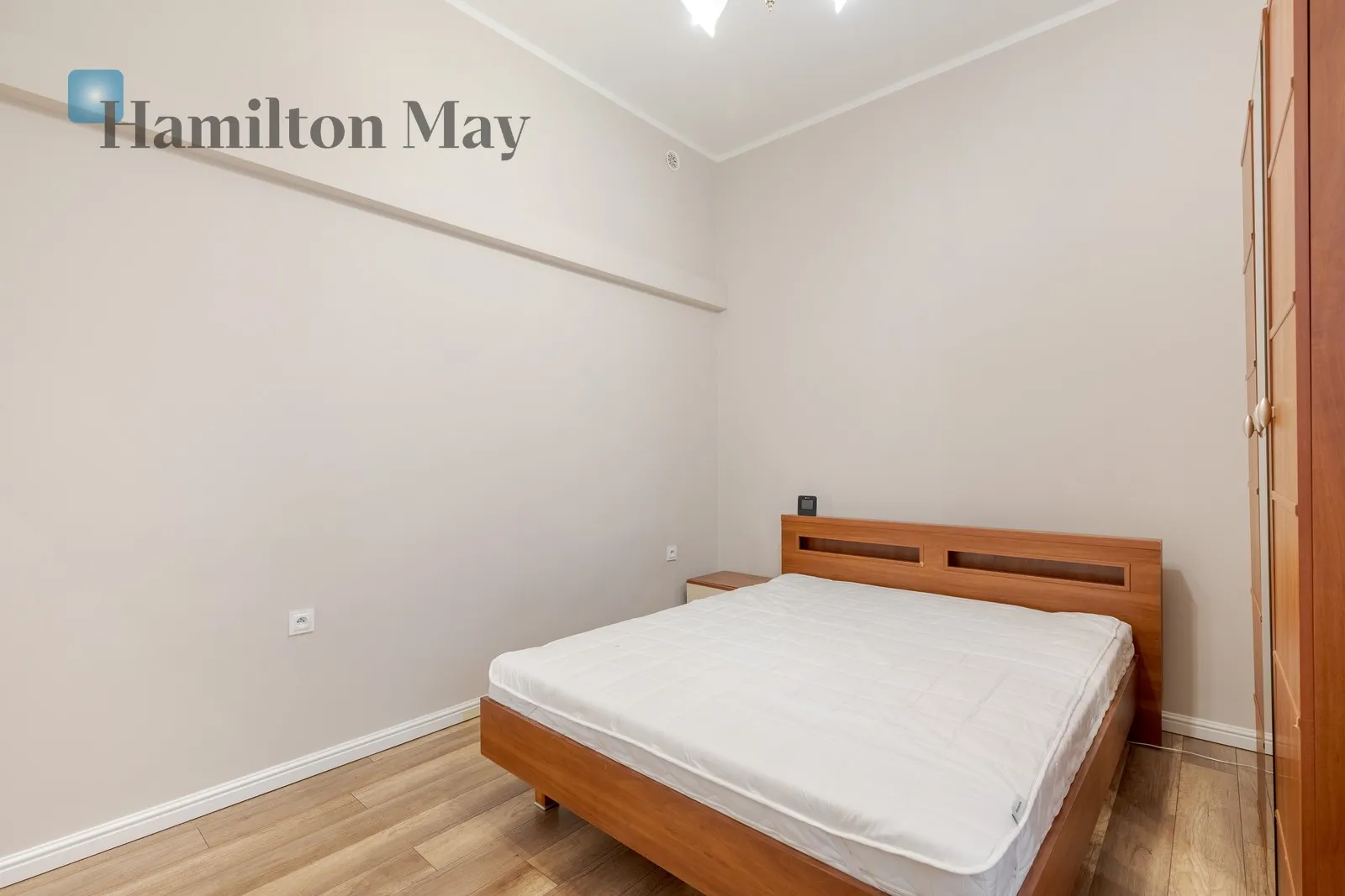 Level: 2 Price: 6500 PLN Bedrooms: 3 Bathrooms: 2 Size: 120m2 - slider