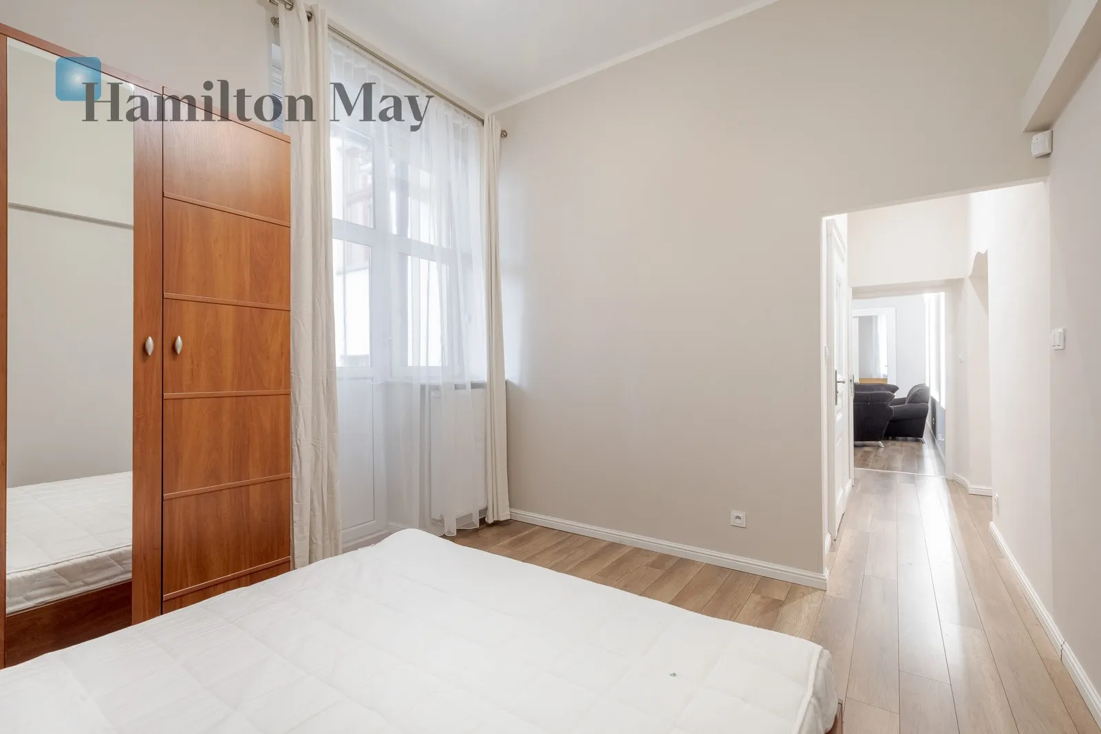 Price: 6500 PLN Bedrooms: 3 Bathrooms: 2 Size: 120m2 Price/m2: 54 PLN - slider