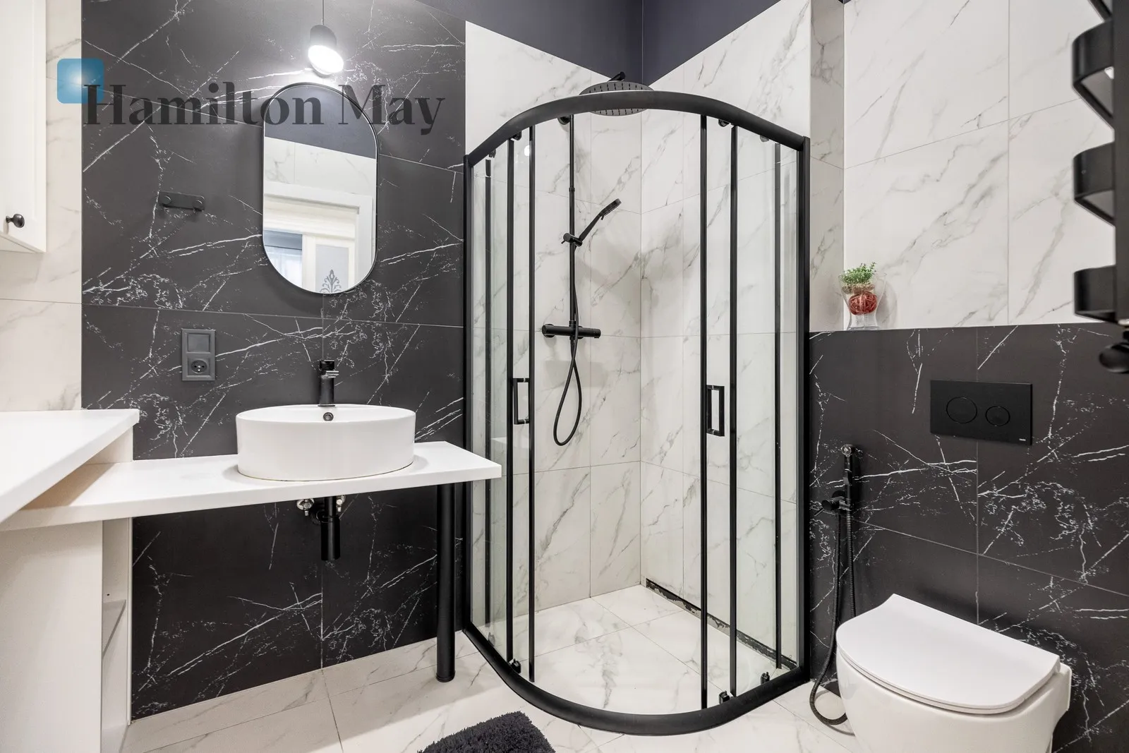 Region: Stare Miasto Level: 2 Price: 6500 PLN Bedrooms: 3 - slider