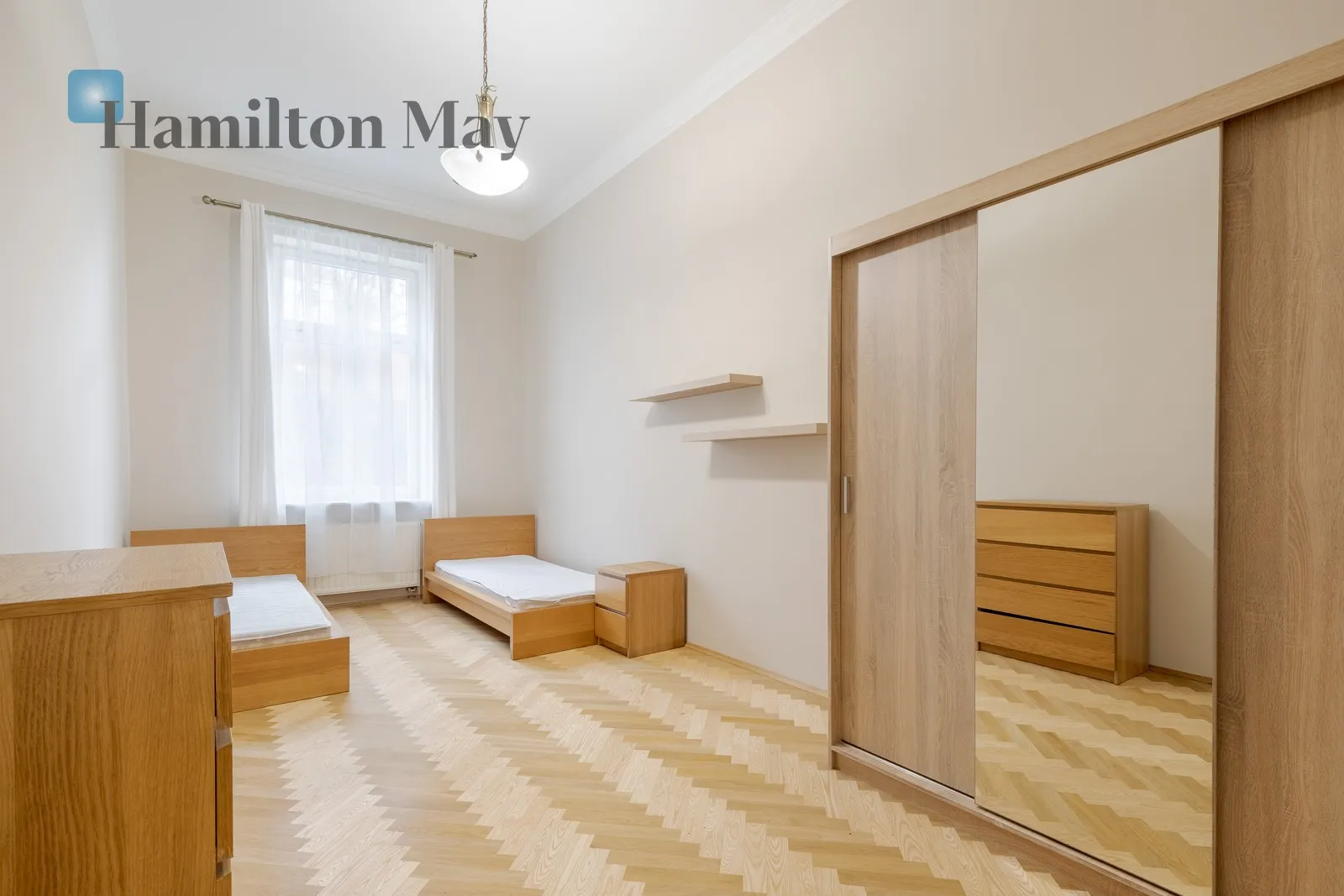 Level: 2 Price: 6500 PLN Bedrooms: 3 - slider