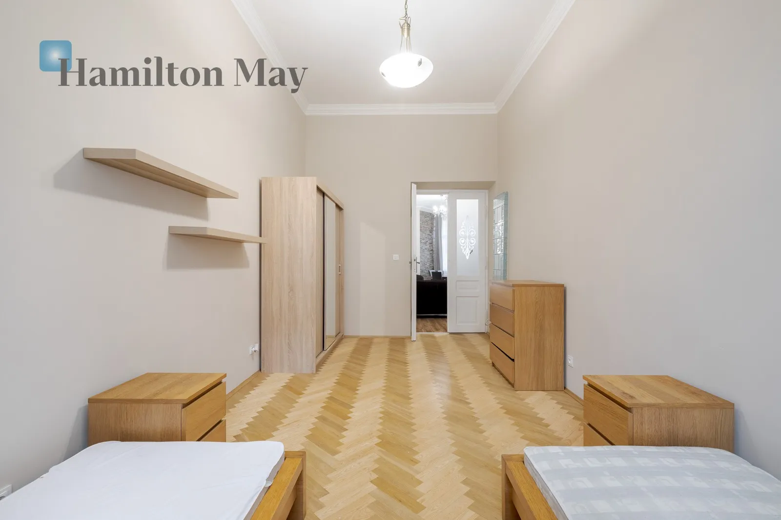 Bedrooms: 3 Bathrooms: 2 Size: 120m2 - slider