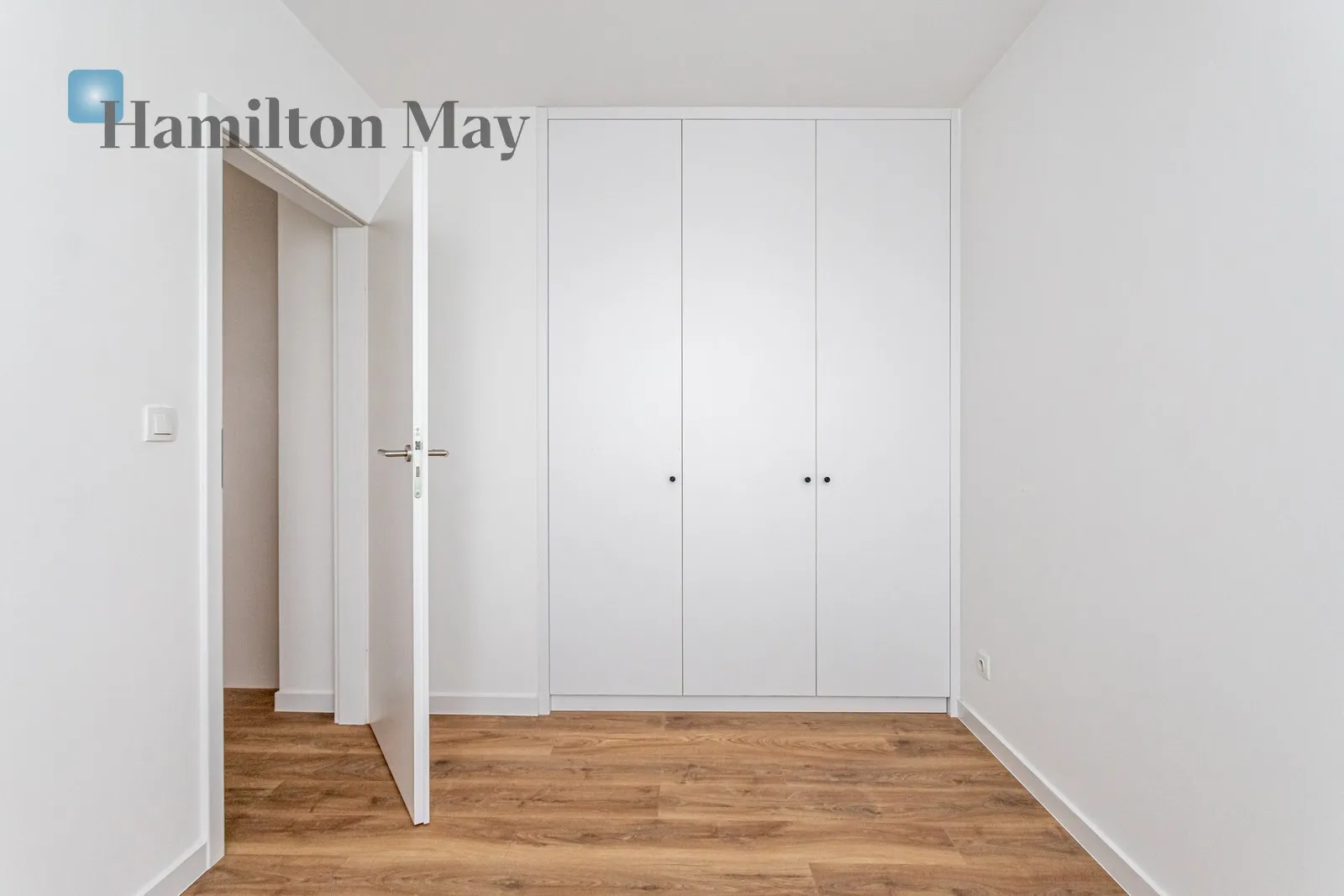 Subregion: Służewiec Distance to centre: 6.51 km Level: 8 Price: 2100000 PLN Bedrooms: 3 Bathrooms: 2 Size: 85.49m2 Price/m2: 24564 PLN - slider