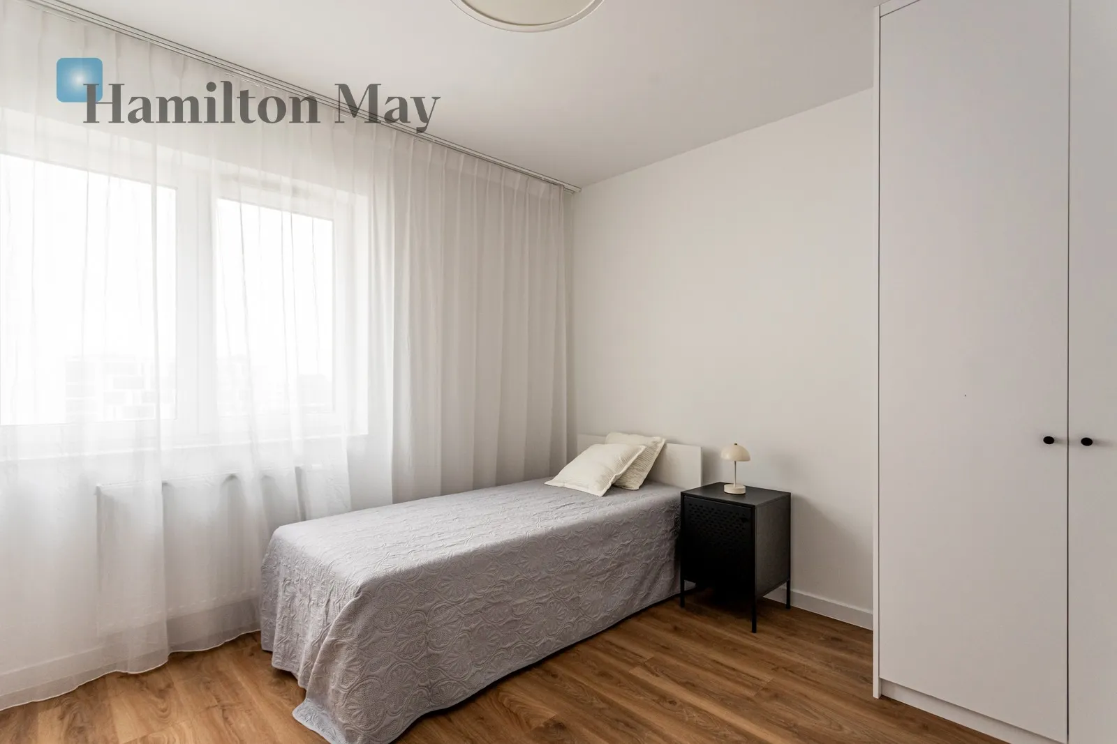Subregion: Służewiec Distance to centre: 6.51 km Level: 8 Price: 2100000 PLN Bedrooms: 3 Bathrooms: 2 Size: 85.49m2 - slider