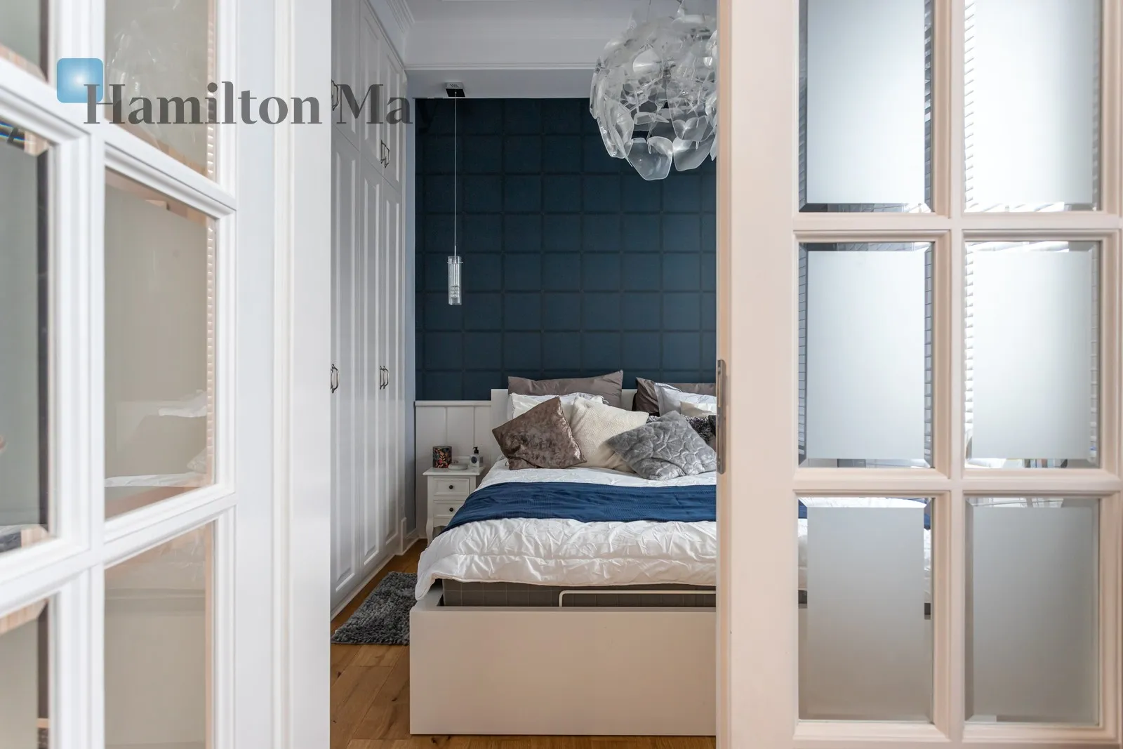 Subregion: Śródmieście Południowe Distance to centre: 0.5 km Level: 3 Price: 5000 PLN Bedrooms: 1 Bathrooms: 1 Size: 40m2 Price/m2: 125 PLN - slider