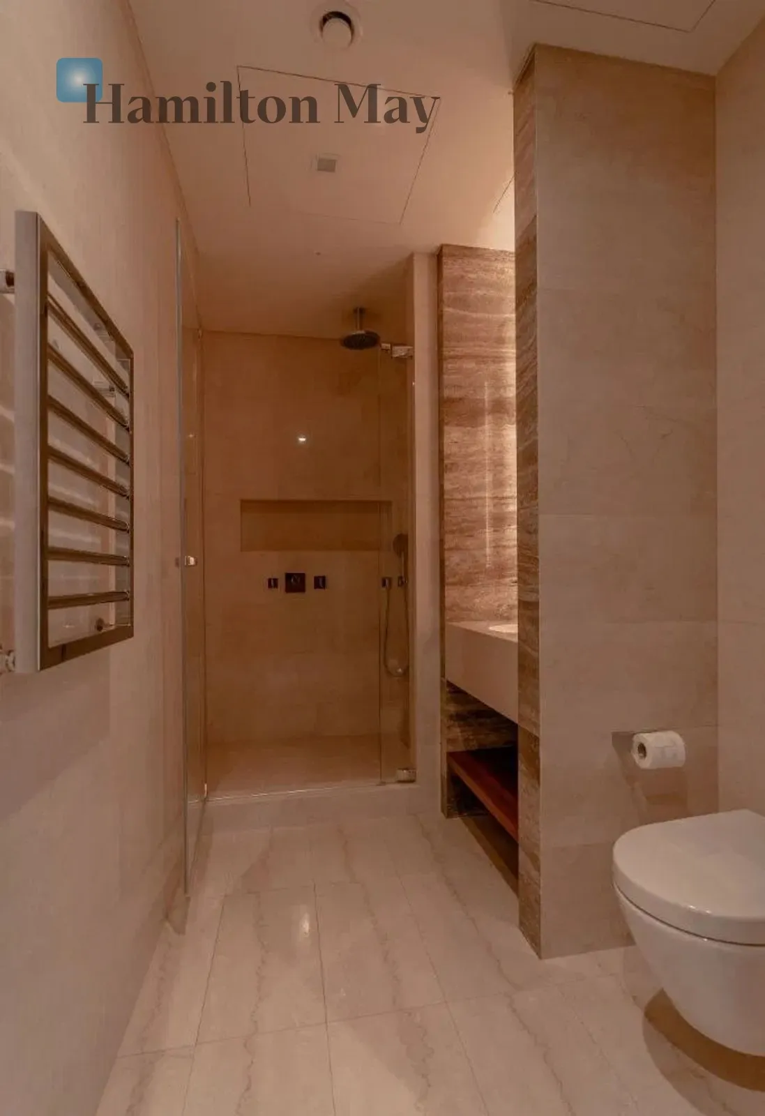 Distance to centre: 0.65 km Level: 27 Price: 8800000 PLN Bedrooms: 3 Bathrooms: 2 Size: 151m2 - slider