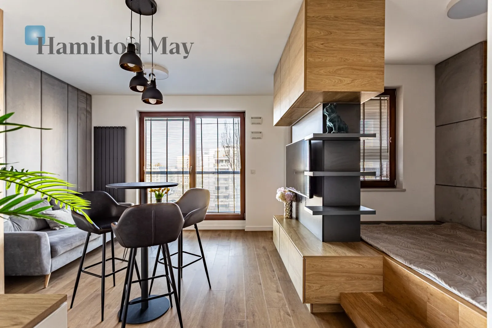 Spacious Apartment with Balcony in Wola - slider