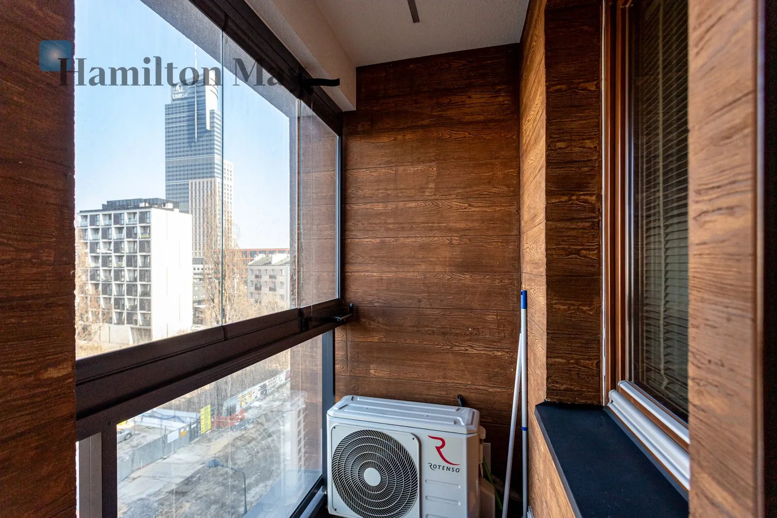 Spacious Apartment with Balcony in Wola - slider