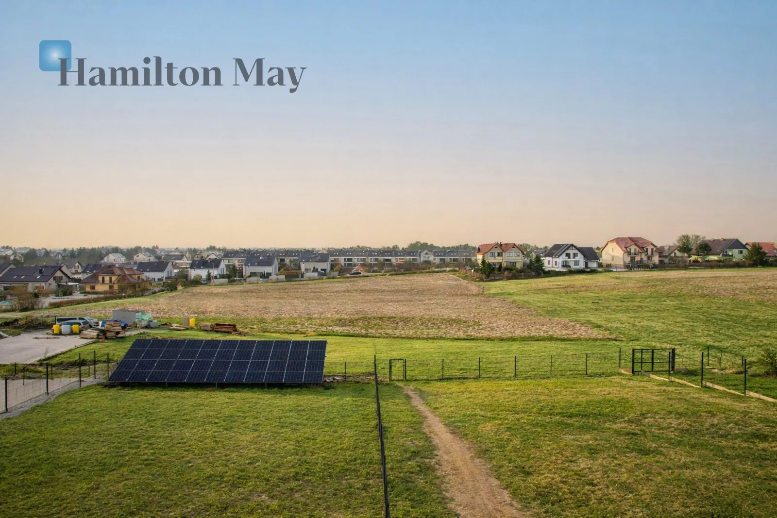 Енергоефективний, сучасний будинок у тихому закритому житловому комплексі в Скотніках - slider