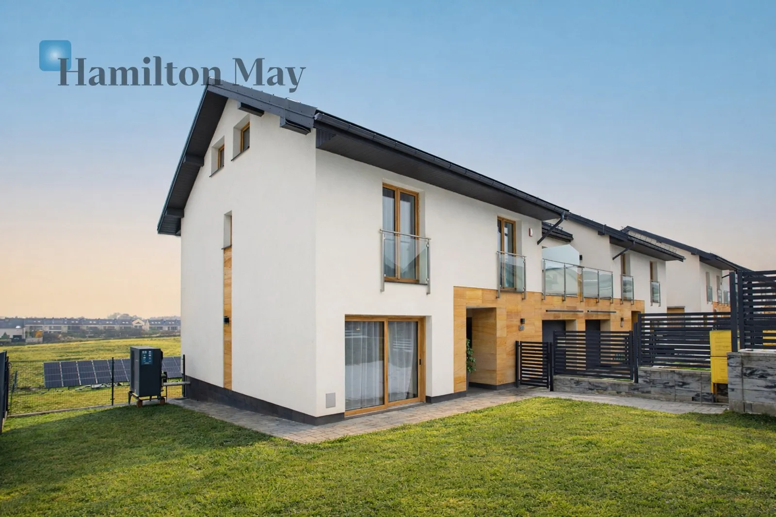 Енергоефективний, сучасний будинок у тихому закритому житловому комплексі в Скотніках - slider