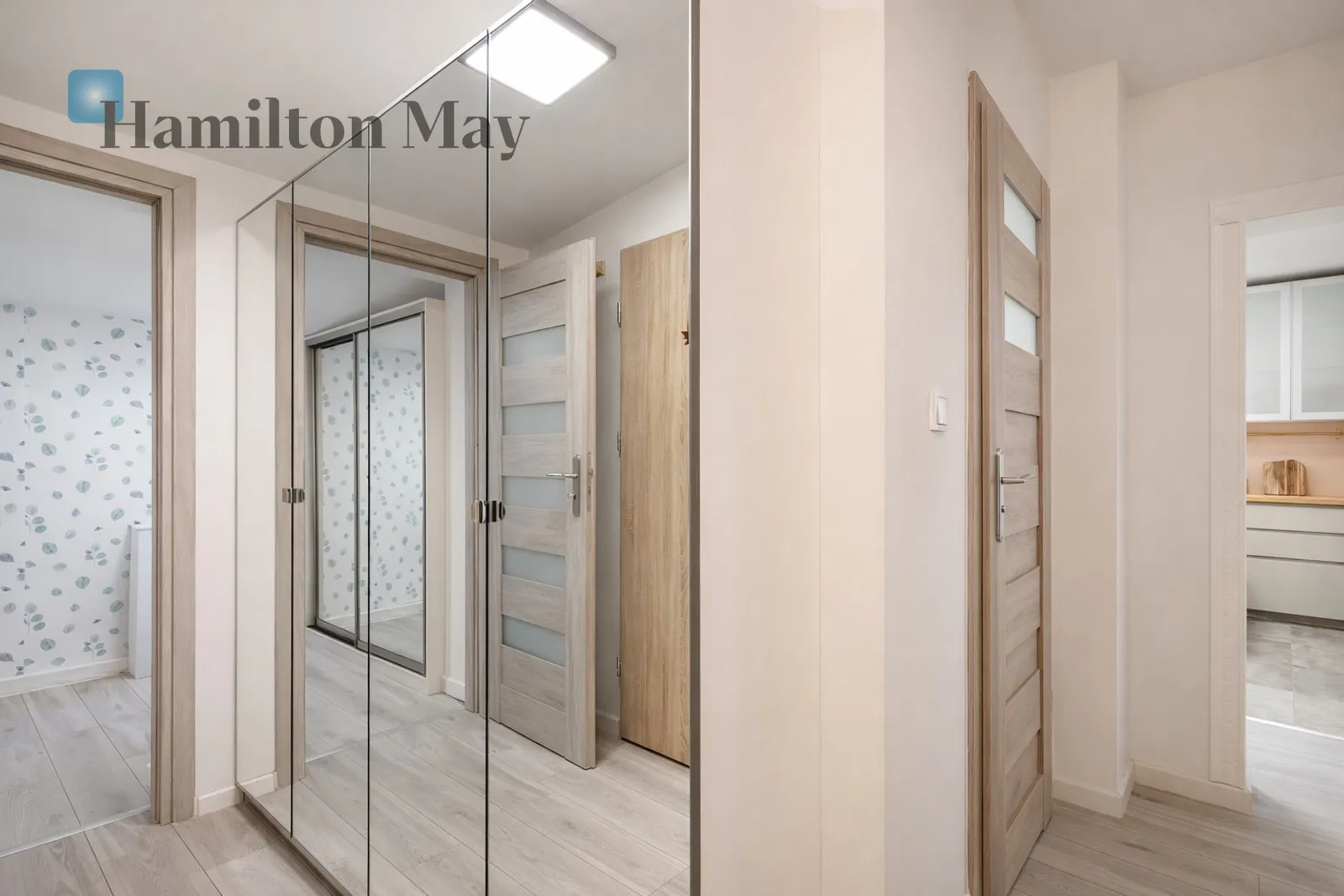 A cozy attic apartment with a separate bedroom in the heart of Podgórze - slider