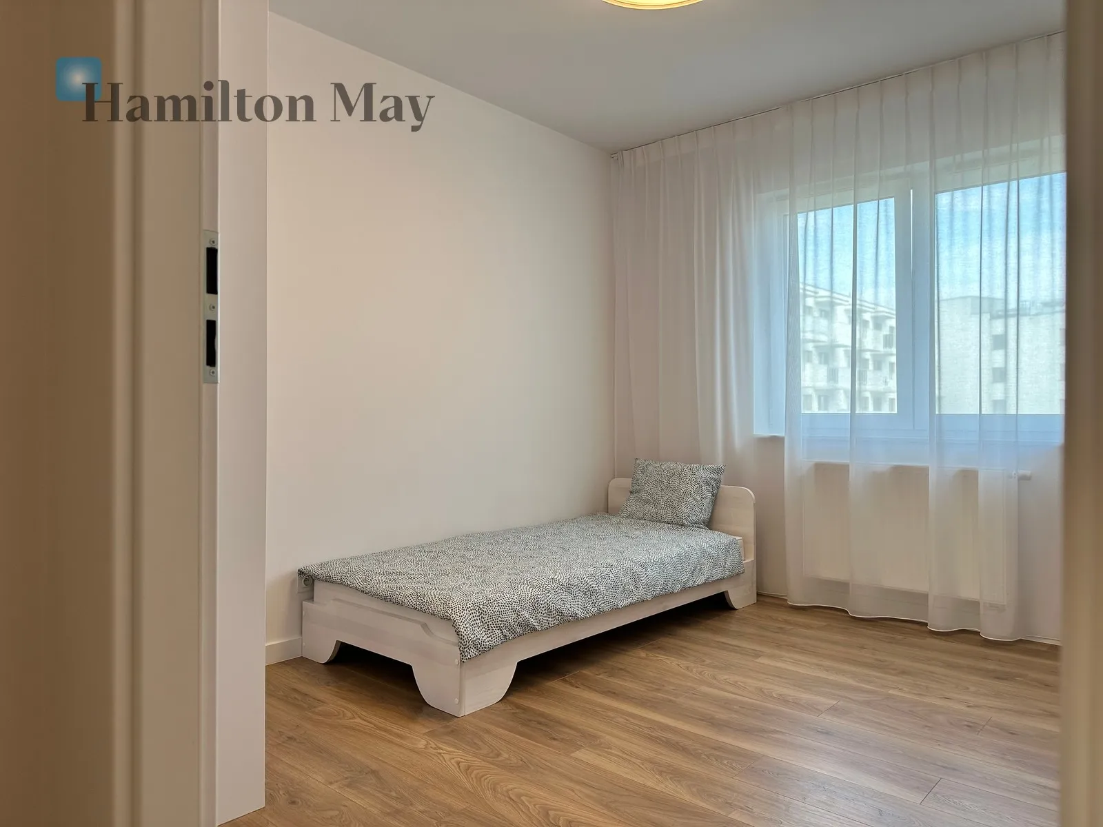 Subregion: Służewiec Distance to centre: 6.51 km Level: 5 Price: 1380000 PLN Bedrooms: 2 Bathrooms: 2 Size: 66.65m2 - slider