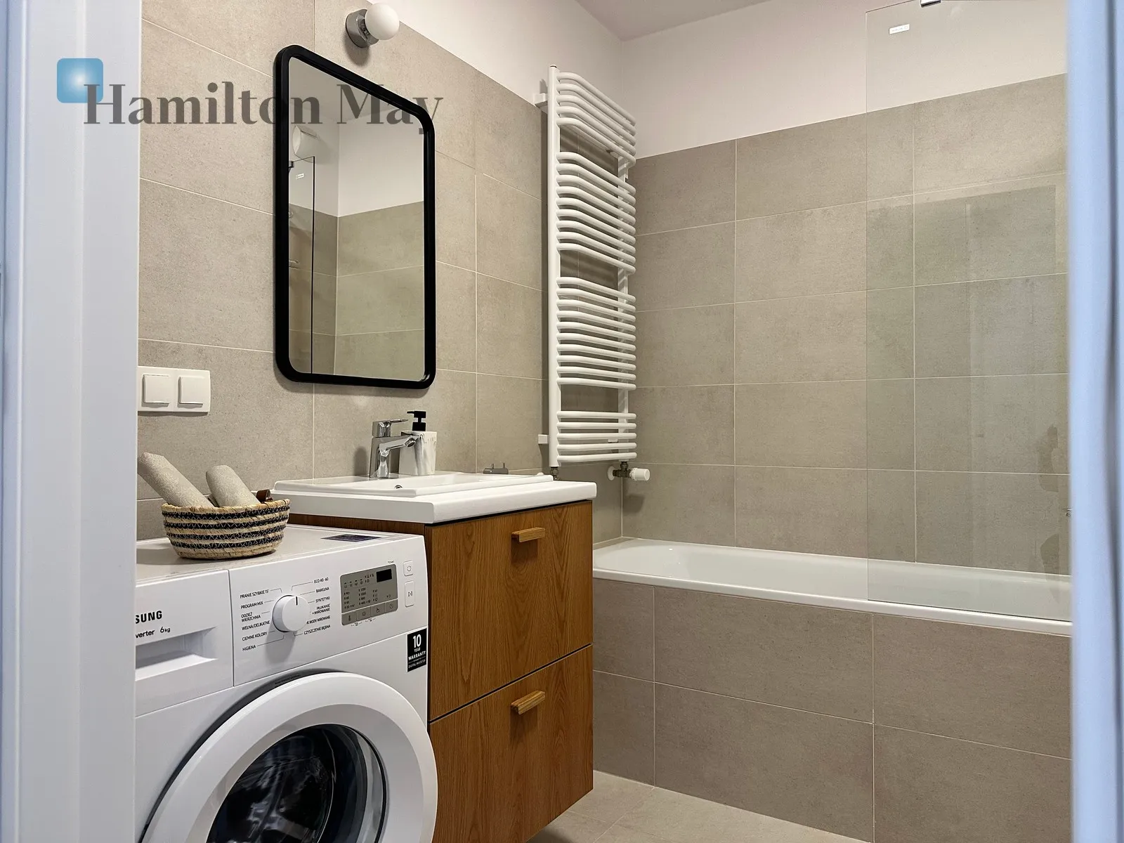 Distance to centre: 6.51 km Level: 5 Price: 1380000 PLN Bedrooms: 2 Bathrooms: 2 Size: 66.65m2 Price/m2: 20705 PLN - slider