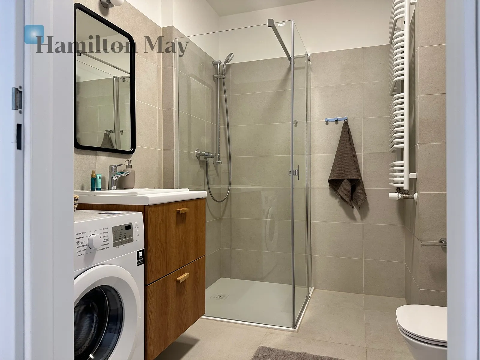 Distance to centre: 6.51 km Level: 5 Price: 960000 PLN Bedrooms: 1 Bathrooms: 1 Size: 45.11m2 Price/m2: 21281 PLN - slider