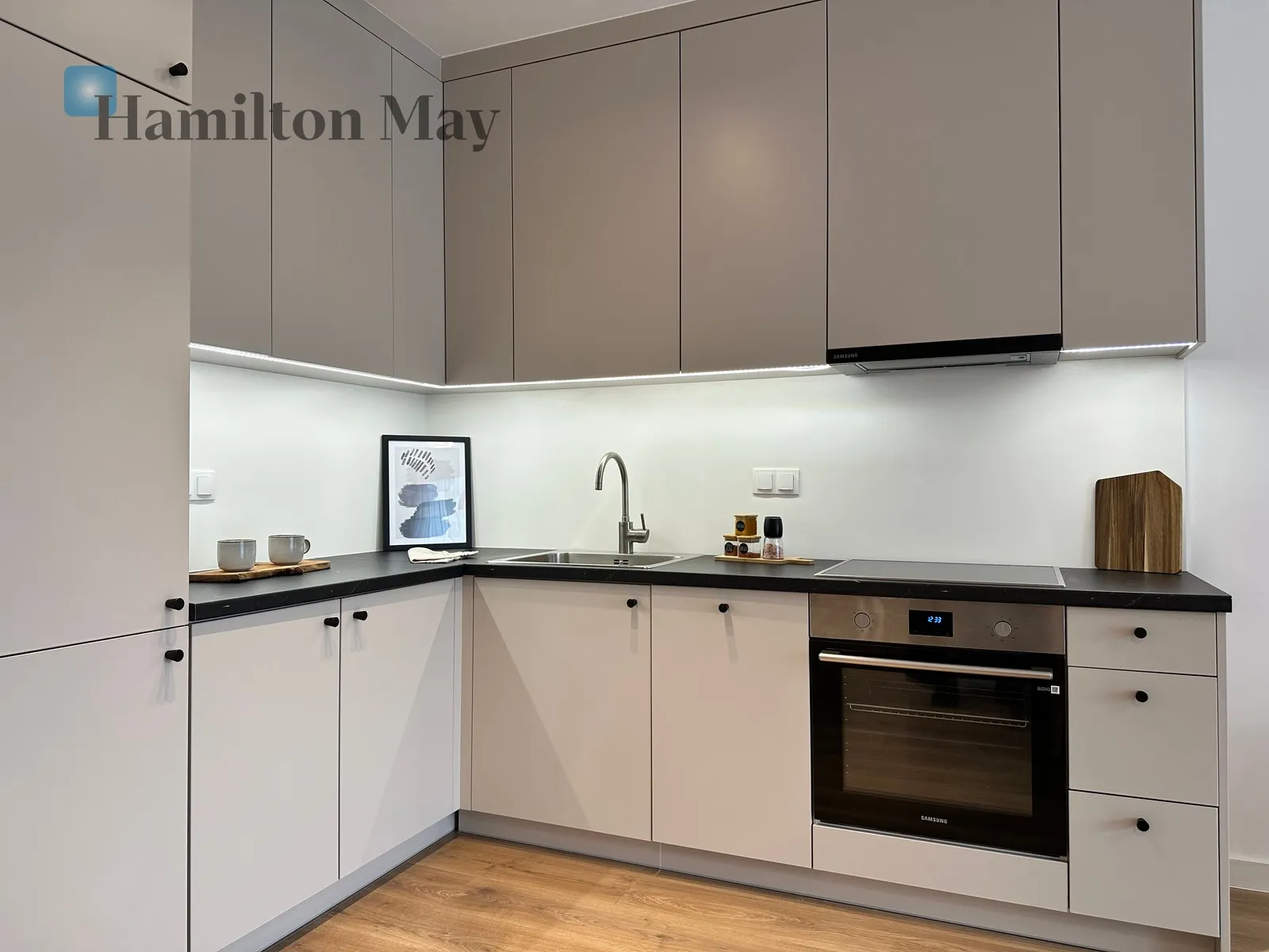 Region: Mokotów Subregion: Służewiec Distance to centre: 6.51 km Level: 5 Price: 960000 PLN Bedrooms: 1 Bathrooms: 1 Size: 45.11m2 - slider