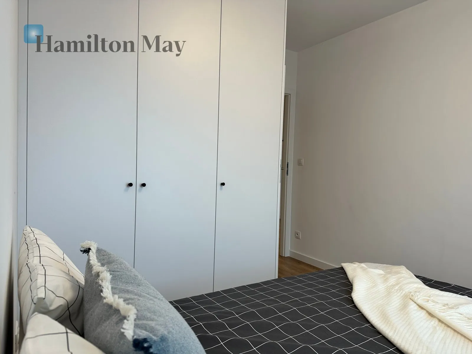 Street: Bokserska Region: Mokotów Subregion: Służewiec Distance to centre: 6.51 km Level: 8 Price: 1029000 PLN Bedrooms: 1 Bathrooms: 1 - slider